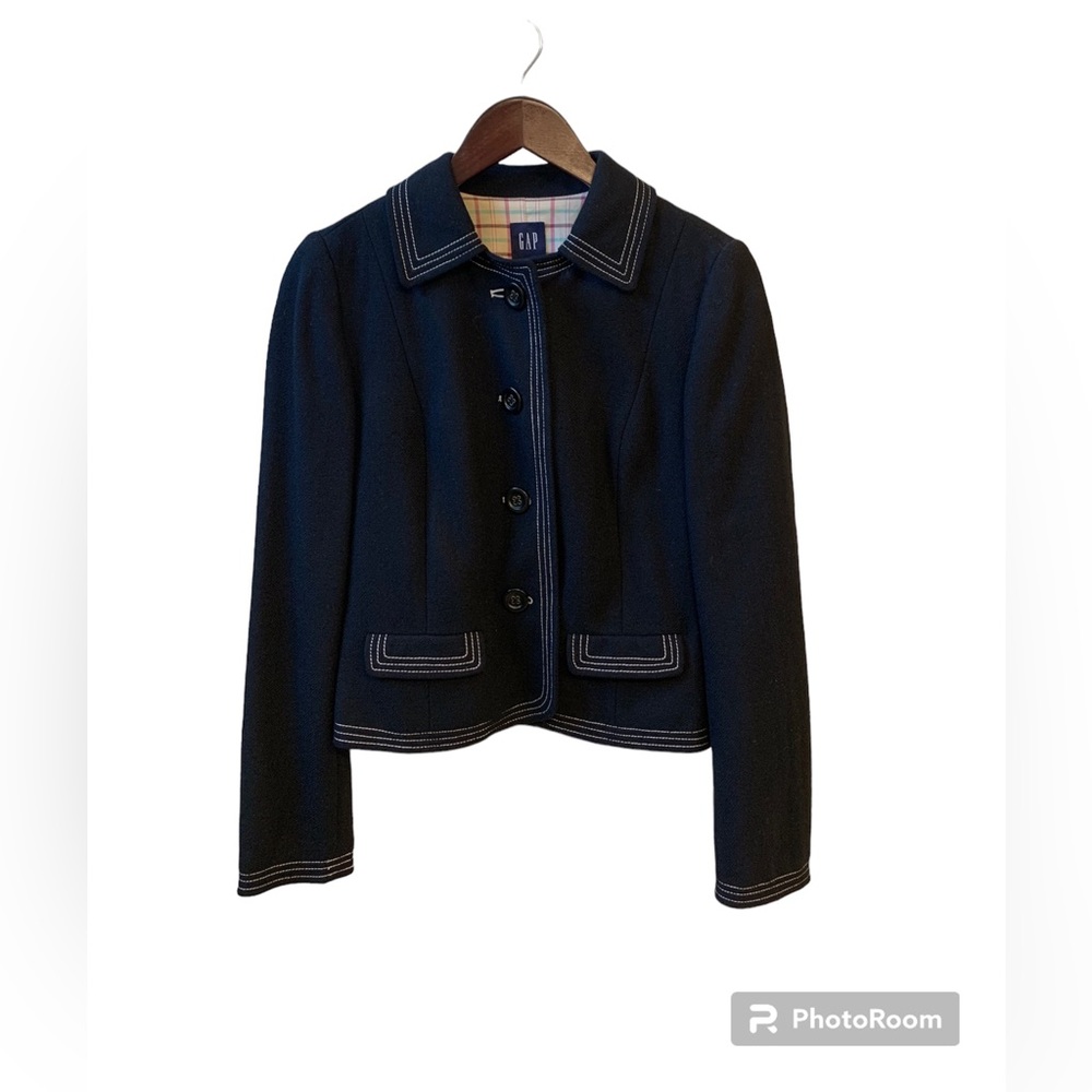 Vintage GAP black jacket with white stitching detail and plaid lining, size SM